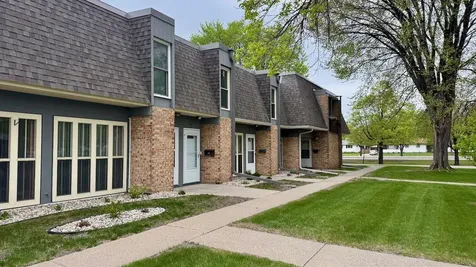 807 23rd Avenue S Moorhead MN 56560