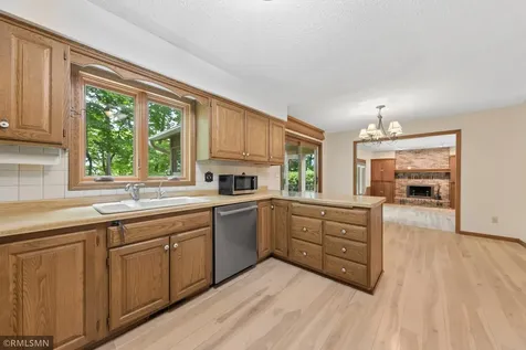 11730 27th Avenue N Plymouth MN 55441
