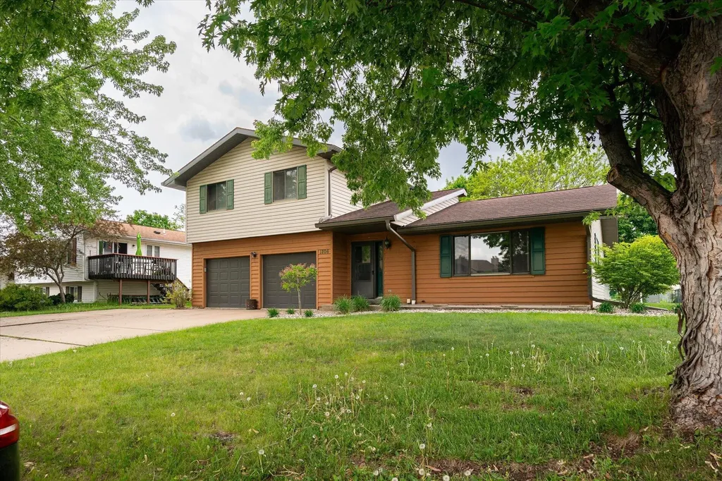 1206 Willow Street La Crescent MN 55947