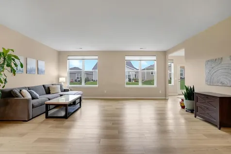 183 Liberty Heights Drive Chaska MN 55318