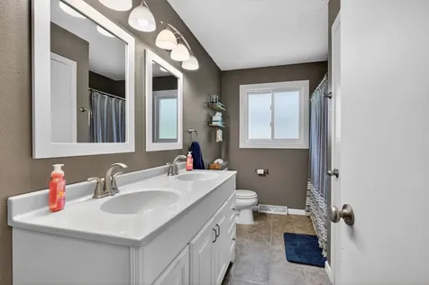 1802 Oak Knoll Drive NE Alexandria MN 56308