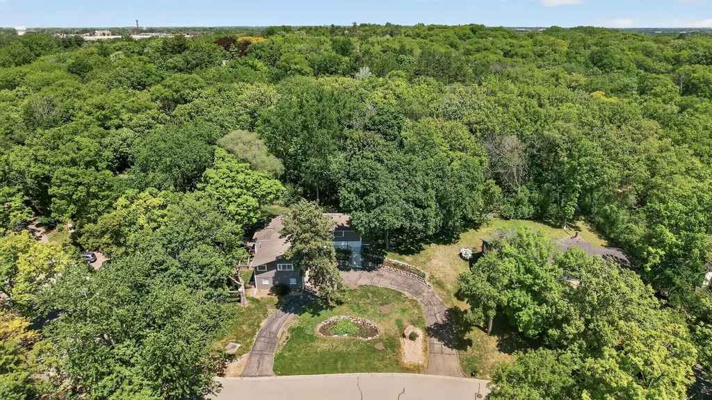 12020 Mayflower Circle Hopkins MN 55305