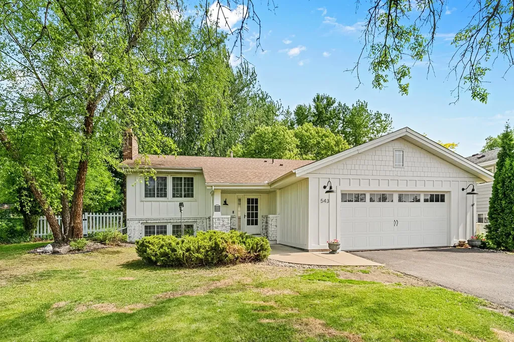 543 Westfield Lane Vadnais Heights MN 55127