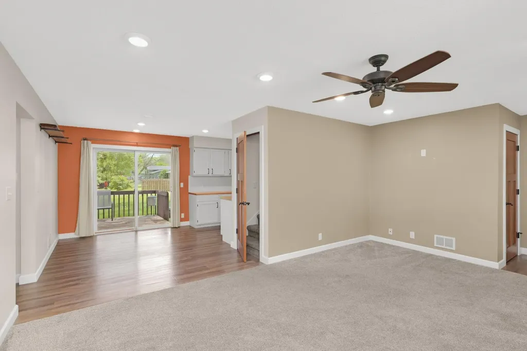 405 1st Avenue SE New Prague MN 56071