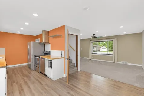 405 1st Avenue SE New Prague MN 56071