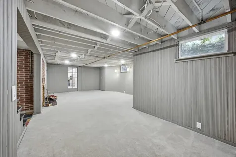 615 10th Avenue S Fargo ND 58103