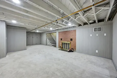 615 10th Avenue S Fargo ND 58103