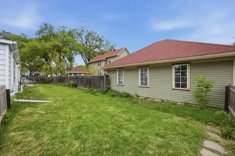 615 10th Avenue S Fargo ND 58103