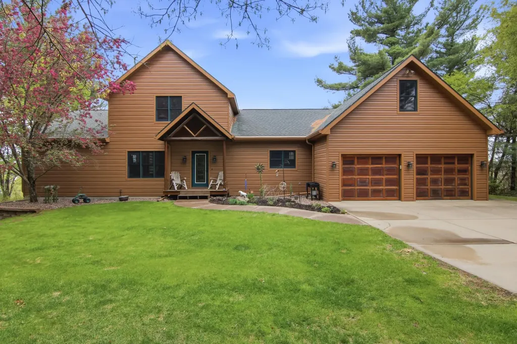 E8200 260th Avenue Elk Mound WI 54739