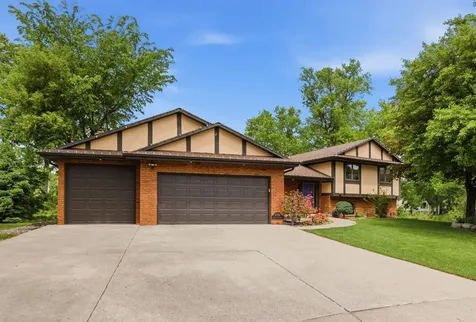 5724 Auto Club Circle Bloomington MN 55437