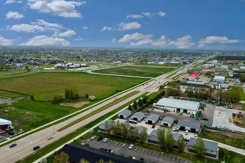 6141 53rd Avenue S Fargo ND 58104