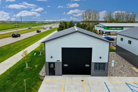 6141 53rd Avenue S Fargo ND 58104