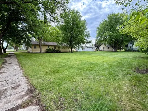 137 2nd Street E Tracy MN 56175