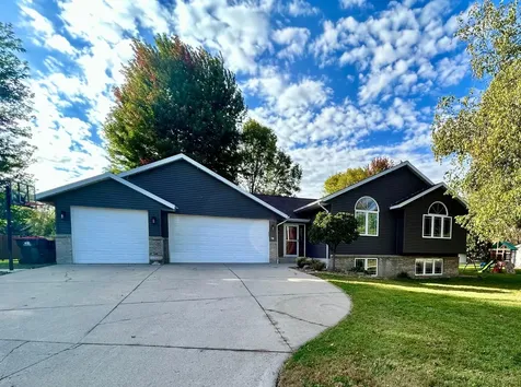 110 U'ren Lane Redwood Falls MN 56283