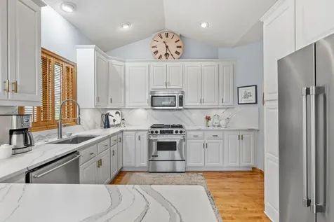 17925 39th Place N Plymouth MN 55446