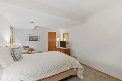 17925 39th Place N Plymouth MN 55446