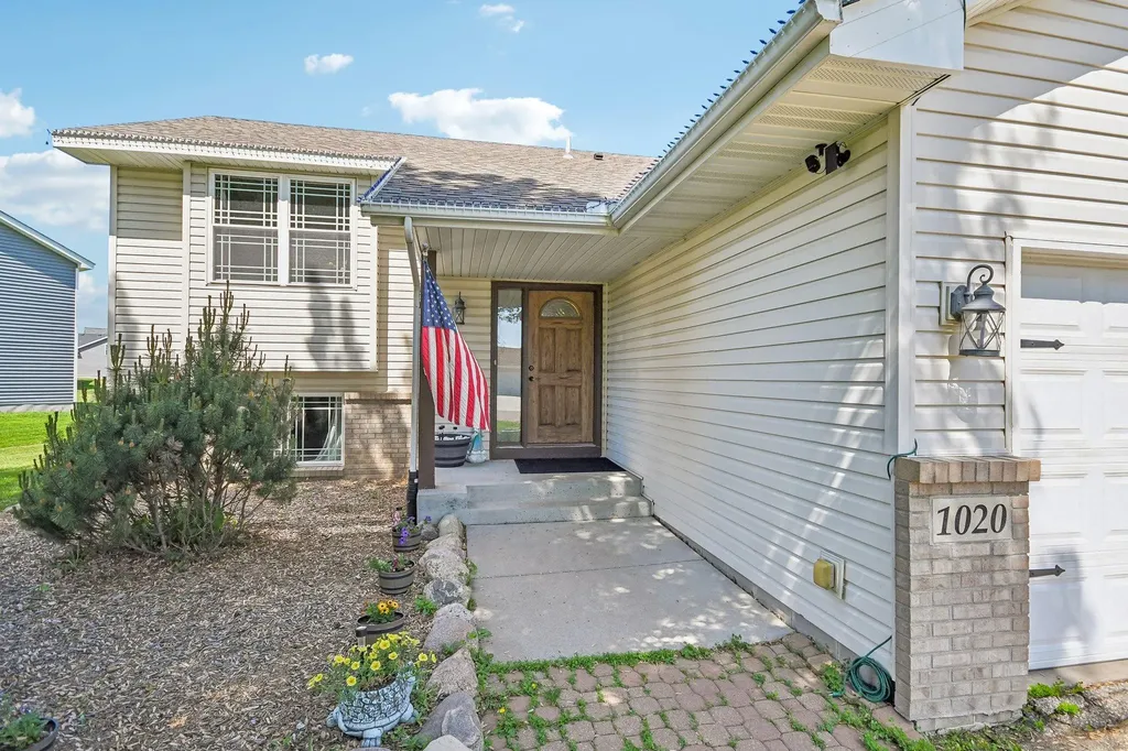 1020 Bluestem Lane Lester Prairie MN 55354