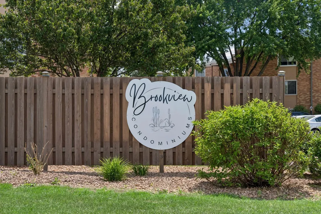 9141 Highway 55 Golden Valley MN 55427