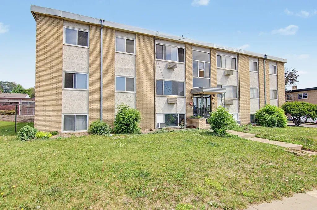 1339 Conway Street Saint Paul MN 55106