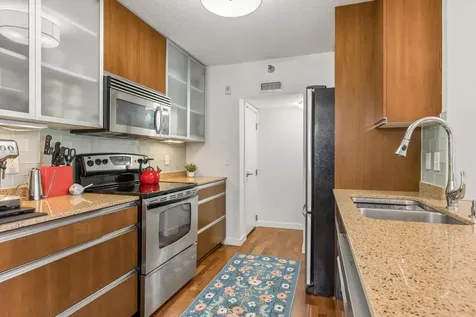 52 Groveland Terrace Minneapolis MN 55403