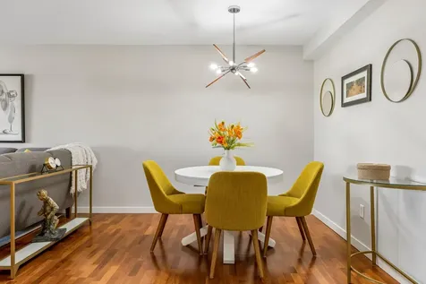 52 Groveland Terrace Minneapolis MN 55403