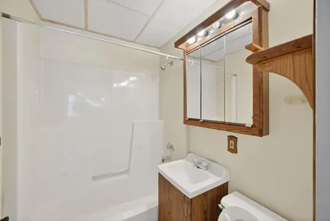 2711 W 9th Street Duluth MN 55806