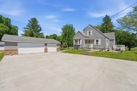 573 Stearns Avenue E Eden Valley MN 55329