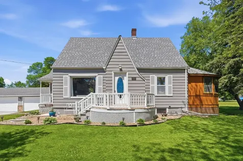 573 Stearns Avenue E Eden Valley MN 55329