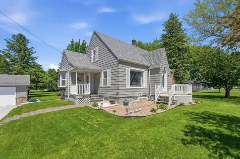 573 Stearns Avenue E Eden Valley MN 55329