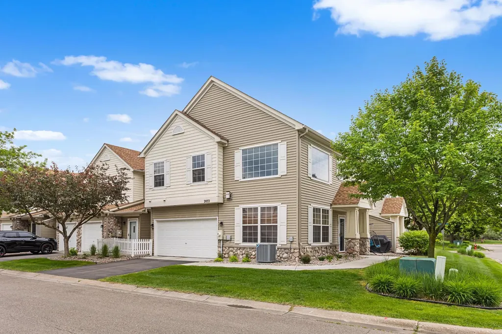 2033 Poppy Drive Chanhassen MN 55317