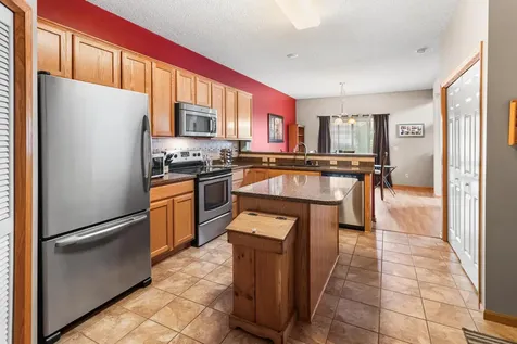 2033 Poppy Drive Chanhassen MN 55317