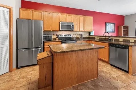 2033 Poppy Drive Chanhassen MN 55317