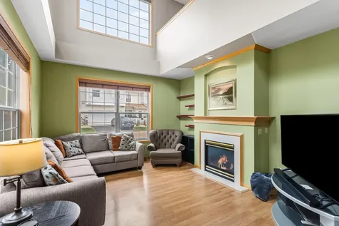 2033 Poppy Drive Chanhassen MN 55317
