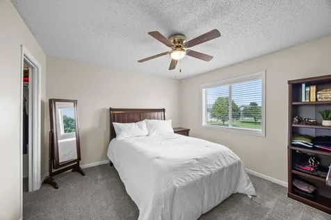 1998 Brittany Court Shakopee MN 55379