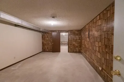 3245 17th Avenue S Fargo ND 58103