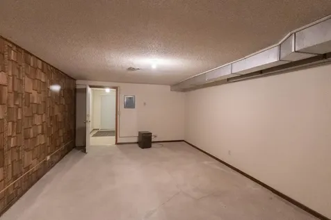 3245 17th Avenue S Fargo ND 58103