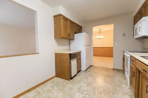 3245 17th Avenue S Fargo ND 58103