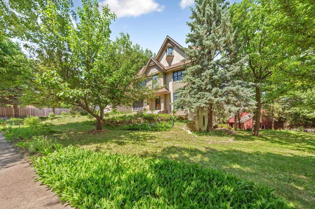 13575 Harwell Path Apple Valley MN 55124
