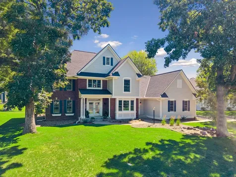 8940 Highview Lane Woodbury MN 55125