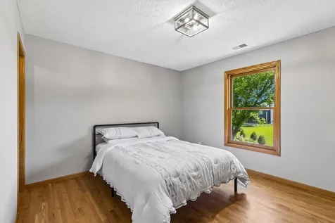 8940 Highview Lane Woodbury MN 55125