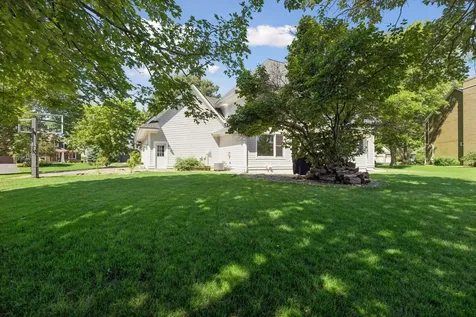8940 Highview Lane Woodbury MN 55125