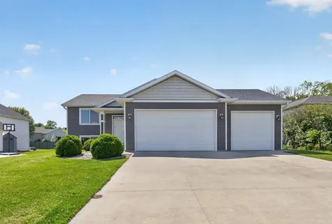 810 8th Avenue SW Pine Island MN 55963
