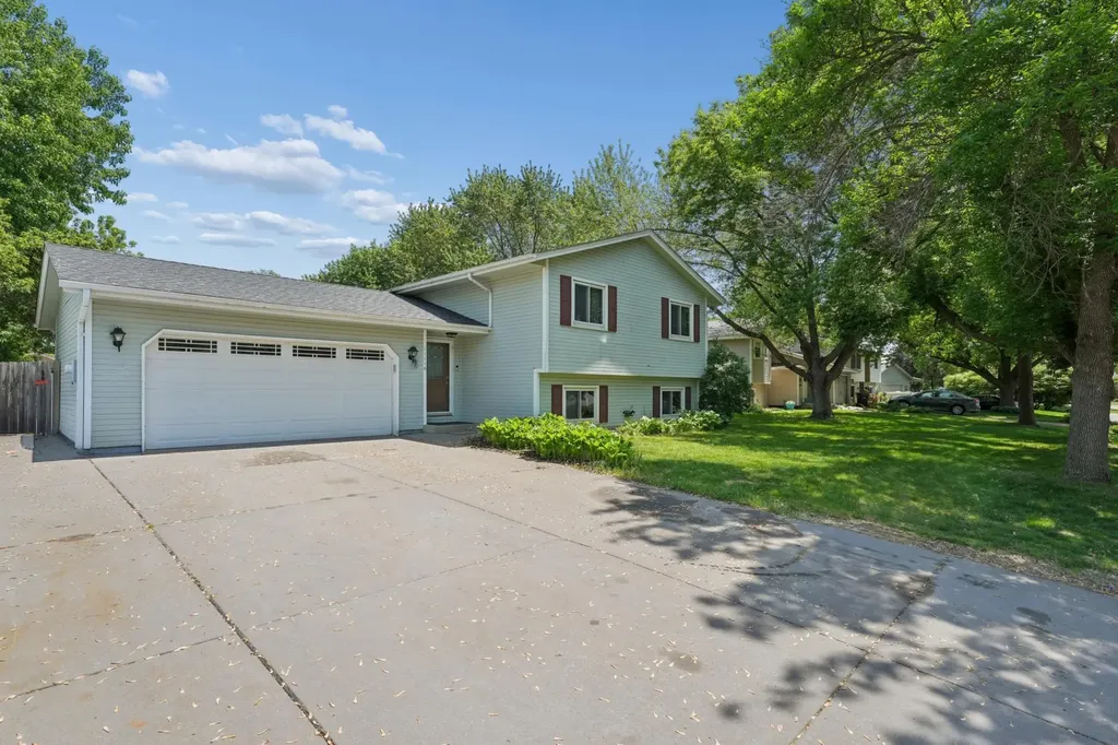 11116 Louisiana Court E Champlin MN 55316