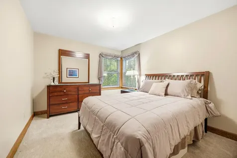 1360 Parkview Drive Chaska MN 55318