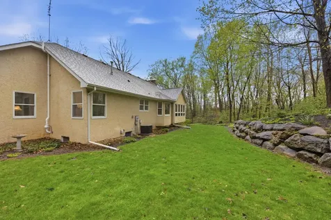 1360 Parkview Drive Chaska MN 55318