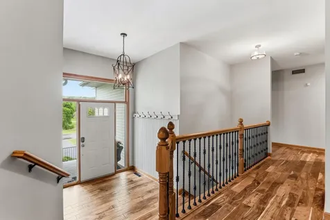 9655 Barton Trail Inver Grove Heights MN 55077
