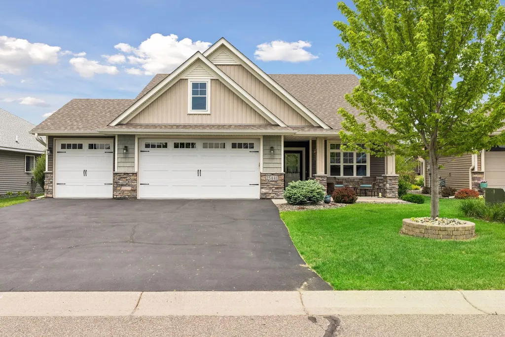 25441 Heims Lake Circle Wyoming MN 55092