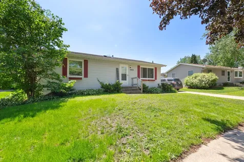 2038 44th Street NW Rochester MN 55901
