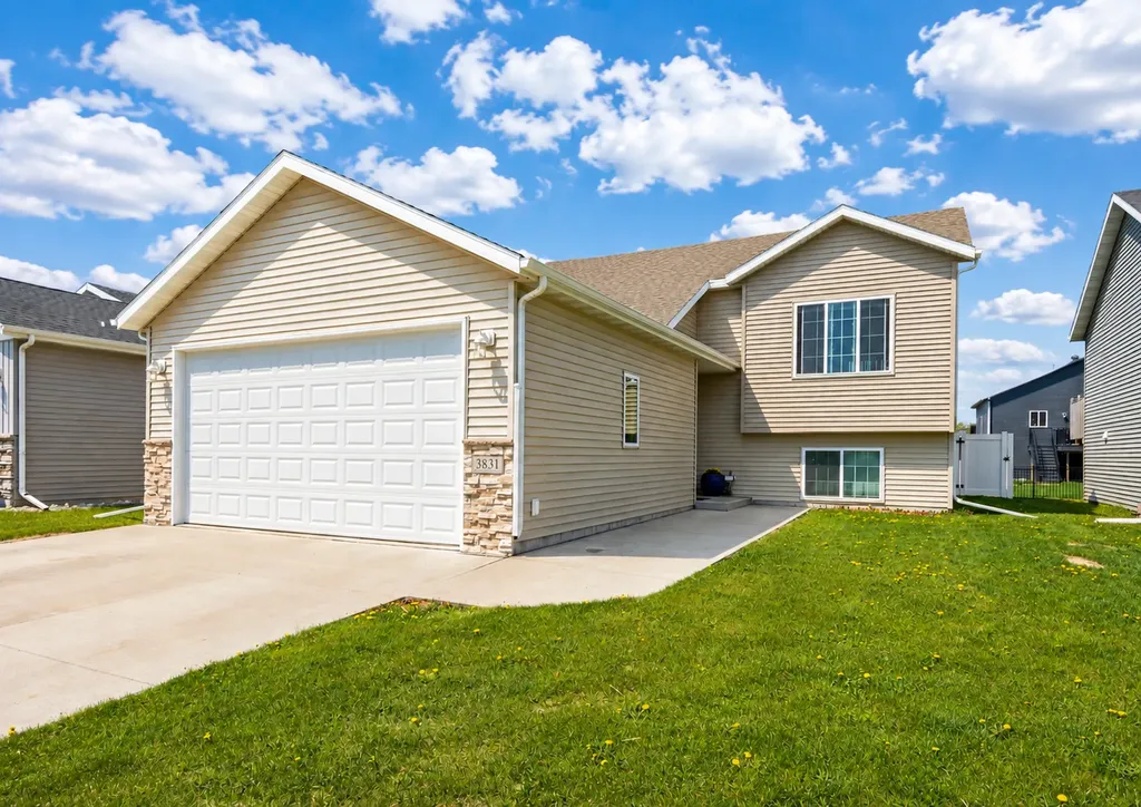 3831 32nd Street S Moorhead MN 56560