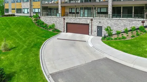 1 Hill Farm Road North Oaks MN 55127